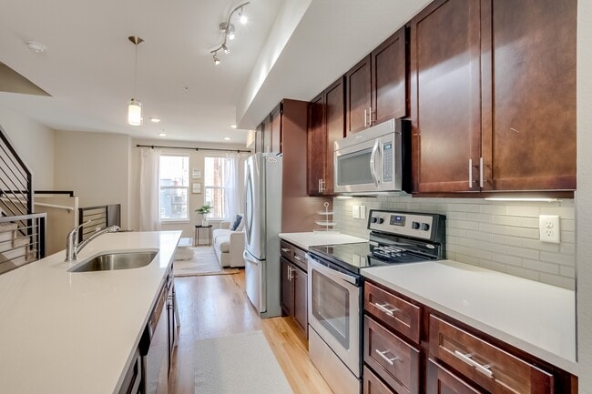 Building Photo - 2426 Welton St