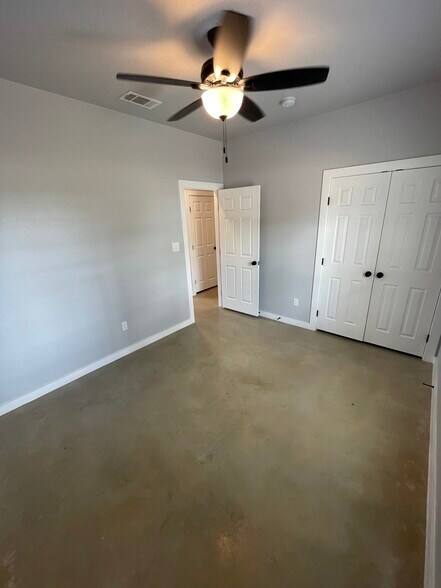 Building Photo - 1219 Mesquite St