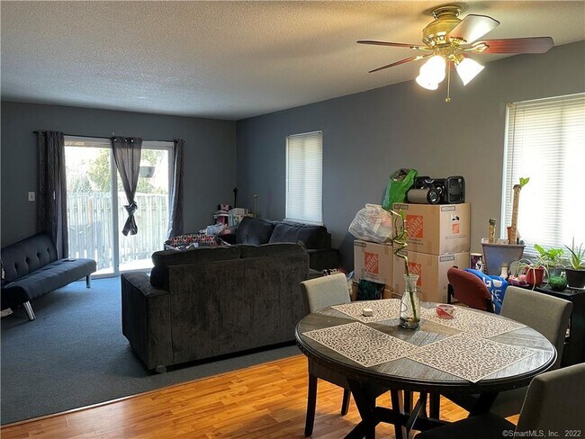 Building Photo - 10 Georgetown Dr