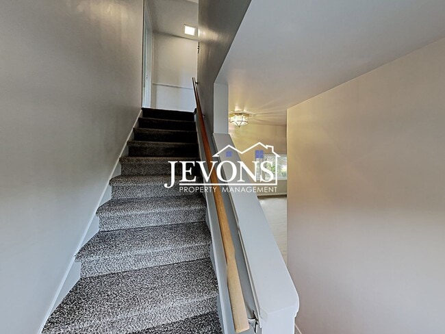 Building Photo - Jevons Property Management Presents 3 Bedrooms, 2.5 Bathrooms Two-Story Single-Family Home in New...