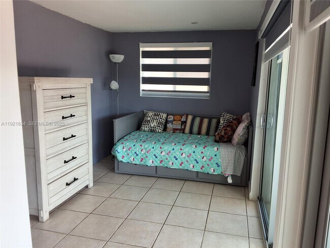 Building Photo - 750 SW 97th Ct Cir