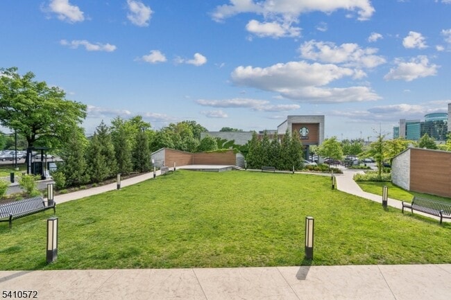 Building Photo - 4 Sadie Cir