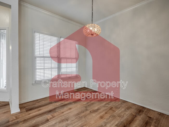 Building Photo - 2708 Silvertree Dr