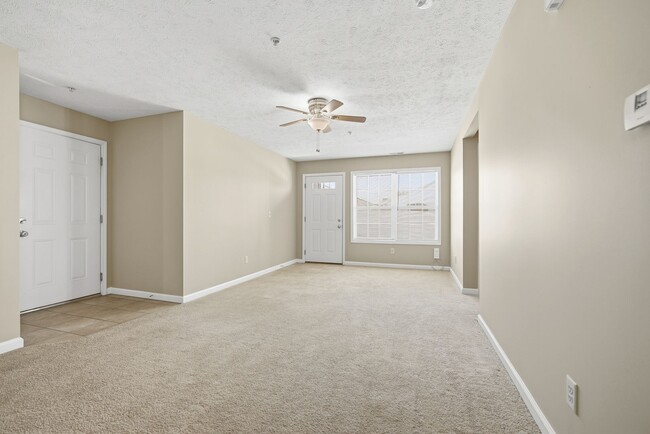 Interior Photo - 1114-1120 Ekstam