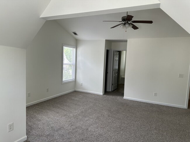 Building Photo - 1231 Autumn Wood Trail