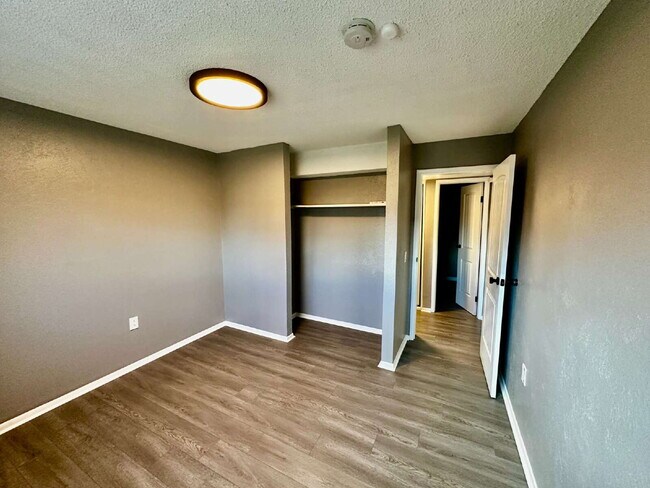 Building Photo - Available Now!  "Charming 2-Bed Condo in Golden, CO - Cozy Living!"