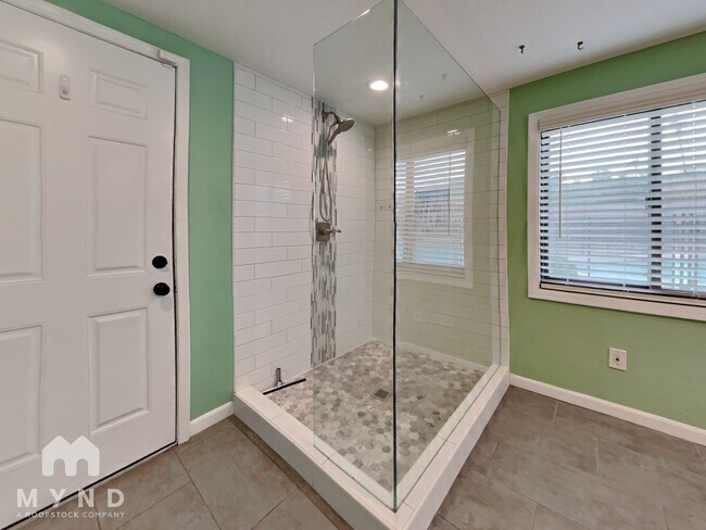 Building Photo - 17323 E Rosita Dr