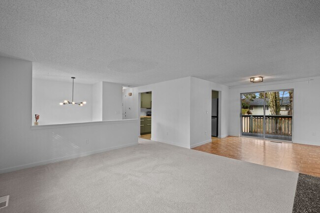 Building Photo - 3bd/1.75ba Mountlake Terrace Home