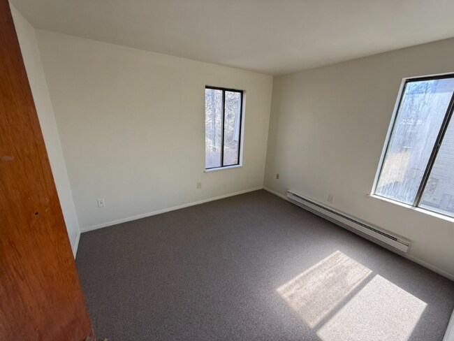Building Photo - 67 Dallas Terrace