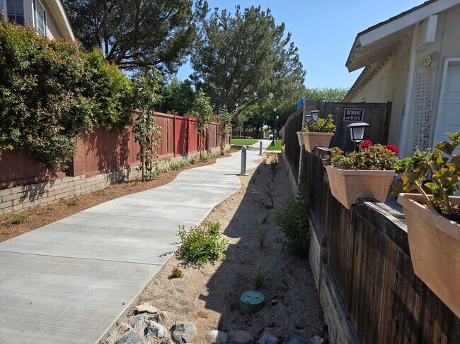 Building Photo - 14671 Kimberly Cir