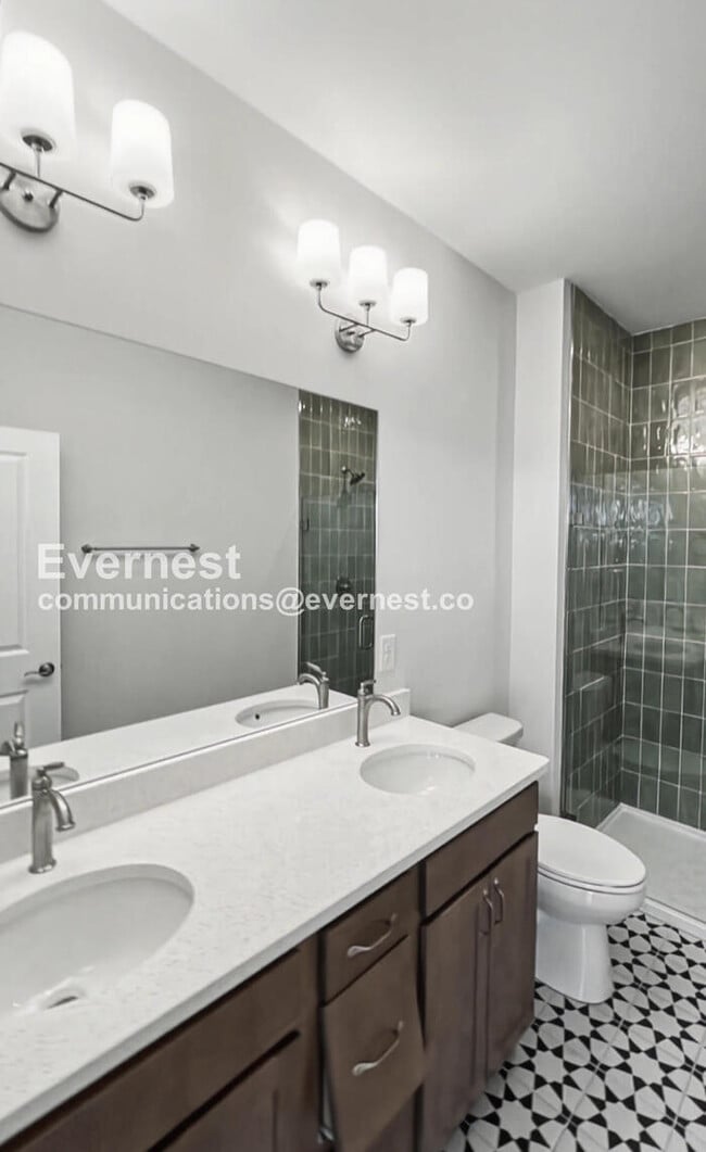 Building Photo - 2 Bed/2.5 Bath Townhome with Garage / Pet-Friendly / Available Now!