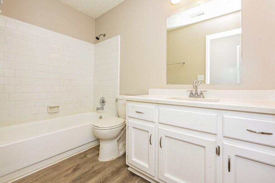 Building Photo - 8983 Habersham Dr