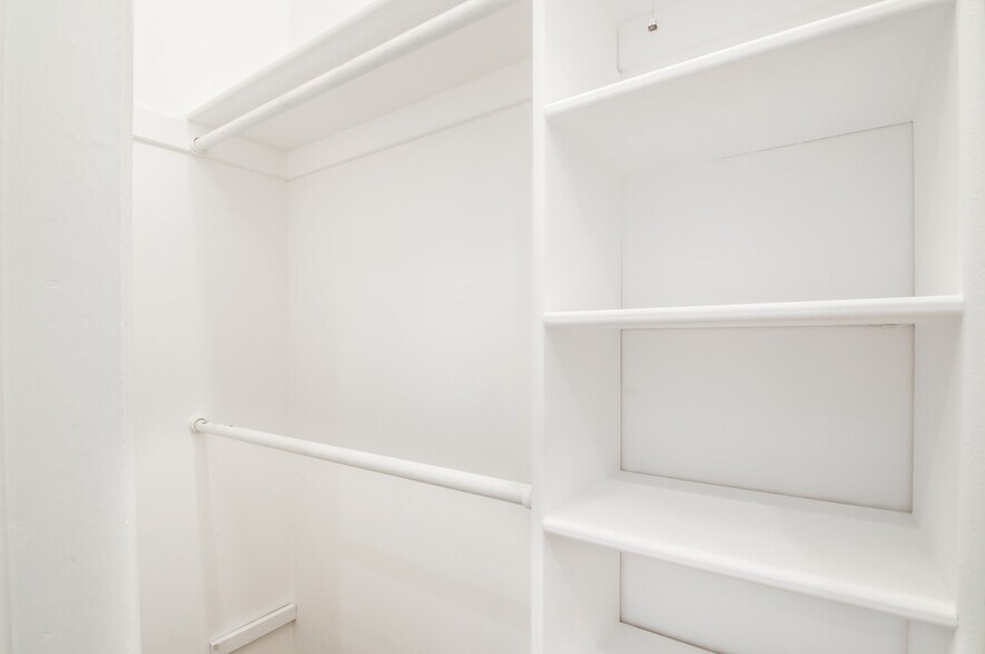 Building Photo - 750 Vernon Ave