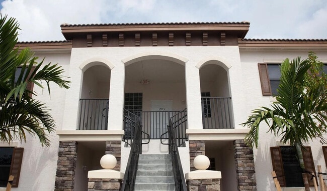 Building Photo - 4900 E Portofino Landings Blvd