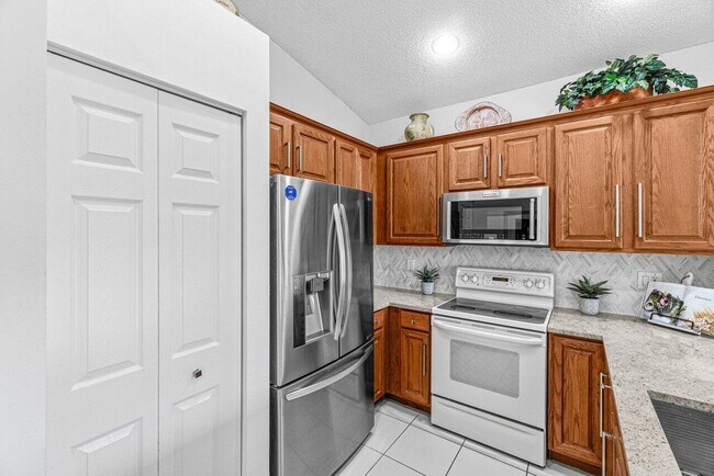 Building Photo - 2519 Coral Trace Pl