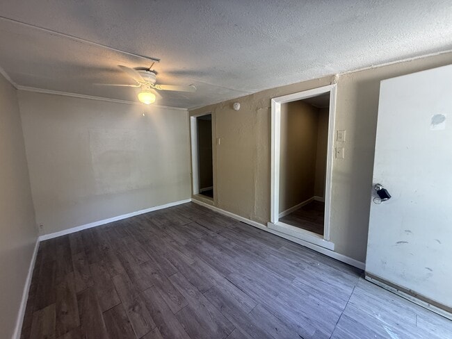 Building Photo - 314 N Nueces