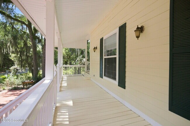 Building Photo - 1066 Patterson Is