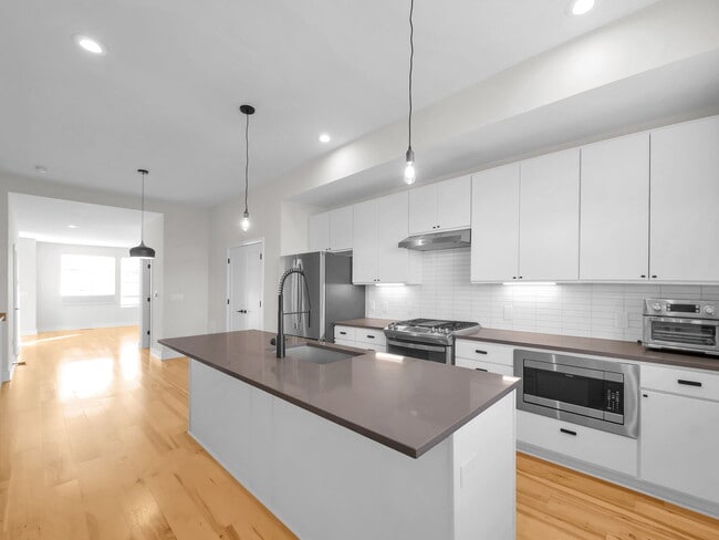 Building Photo - 1159 N 4th St