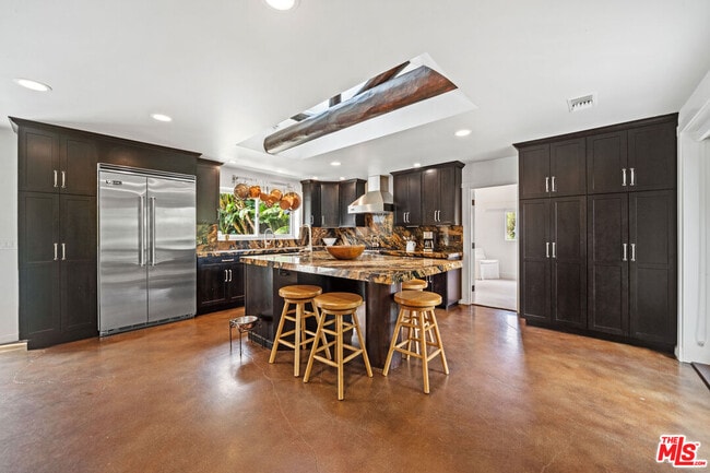 Building Photo - 6522 Wildlife Rd