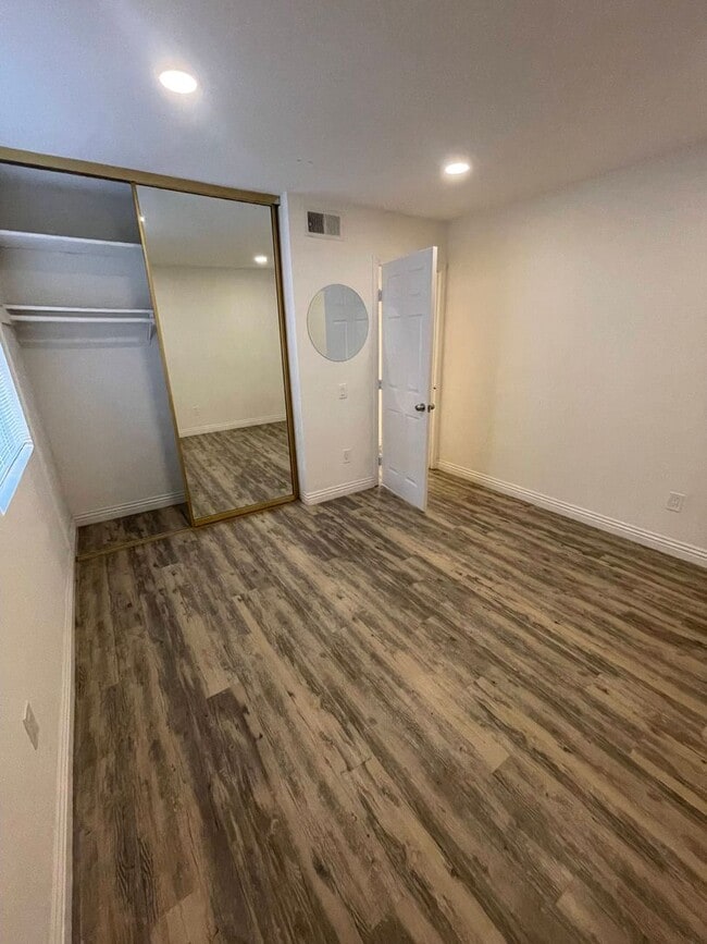 Building Photo - Beautiful 2 BD, 2 BA First Floor Condo at ...