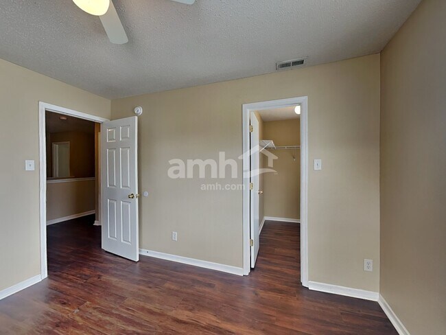 Building Photo - 536 Runnymede Ct