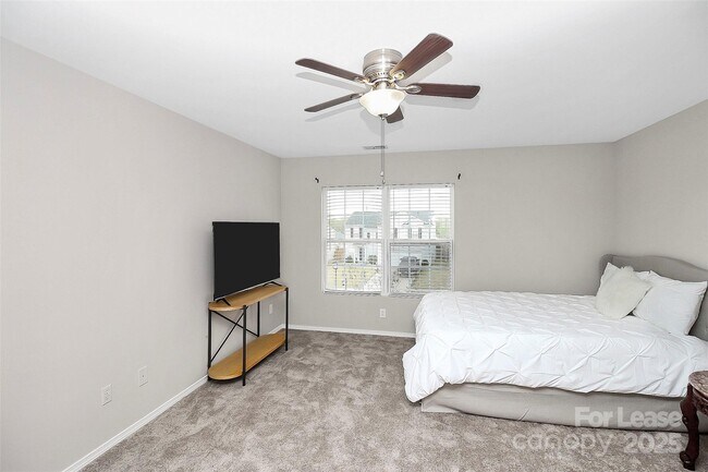 Building Photo - 1711 Rustic Arch Way