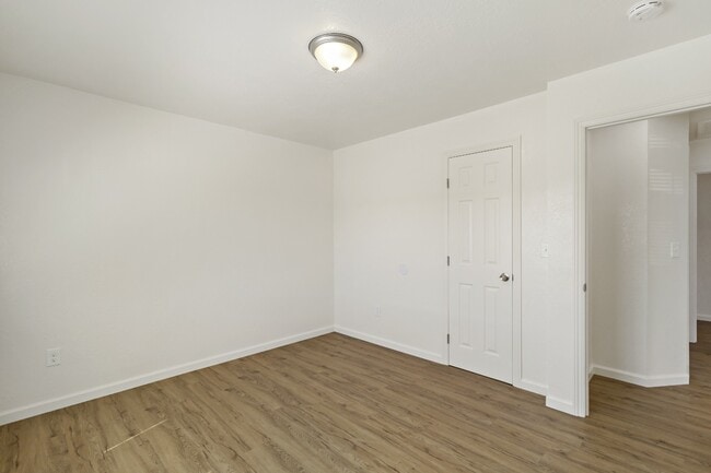 Building Photo - 540 2nd St