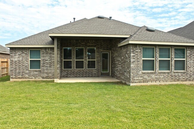 Building Photo - 4408 Mimic Dr