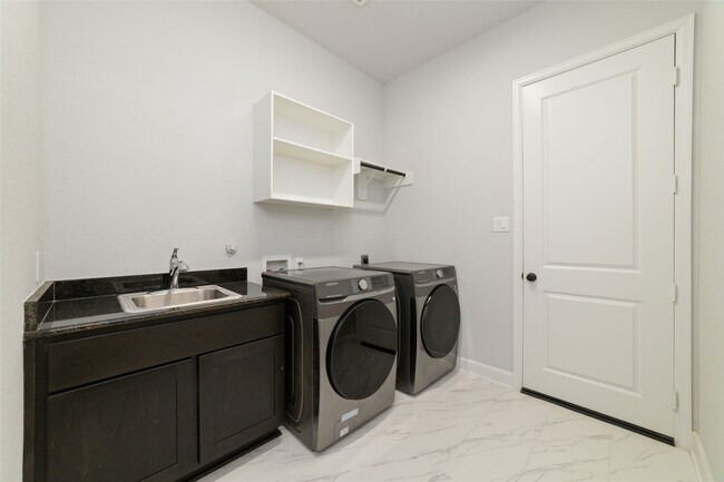 Building Photo - 2338 Shooting Star Ln