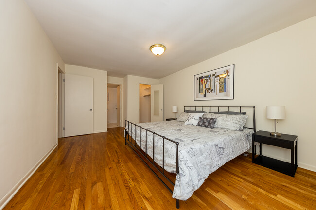 Building Photo - Uptown Shaker- Spacious 2 Bedroom Units