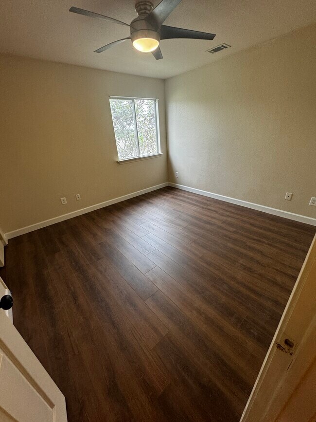 Third Bedroom - 1709 Lost Maples Loop