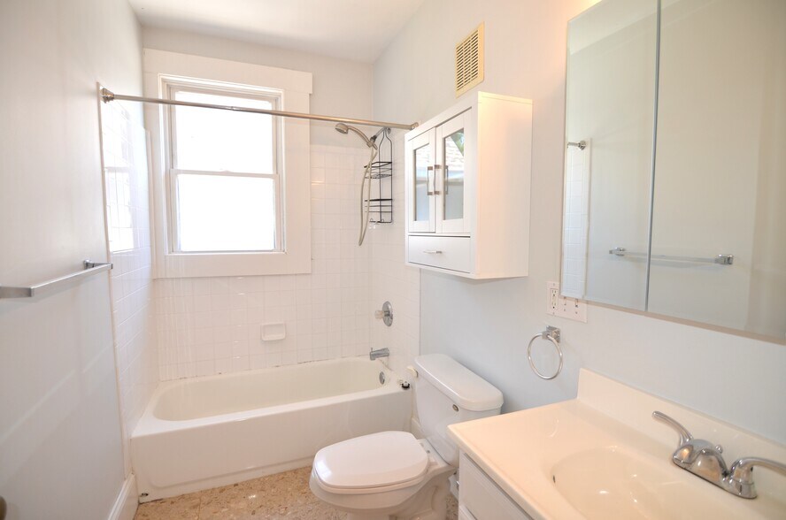 Building Photo - 4109 Millsbrae Ave