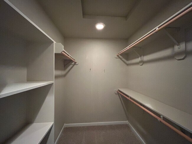 Building Photo - Well Maintained 3 Bedroom / 2 Bathroom Hom...