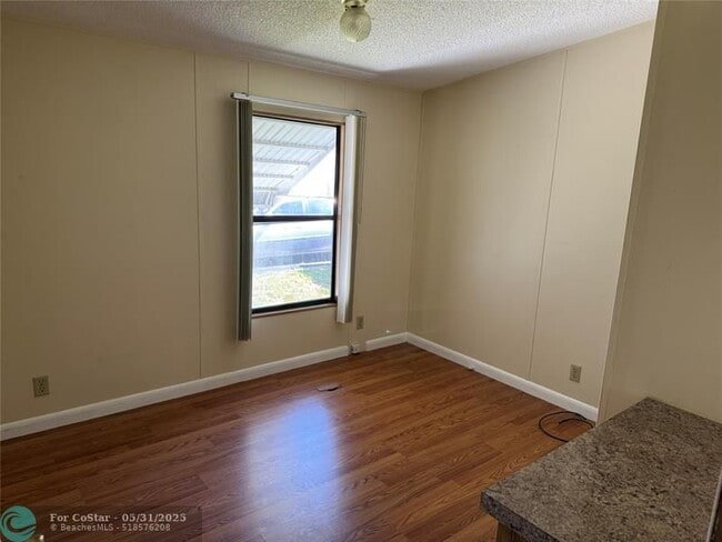 Building Photo - 3161 SW 53rd Ave