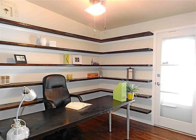 Study/den/playroom - 6110 Dover St