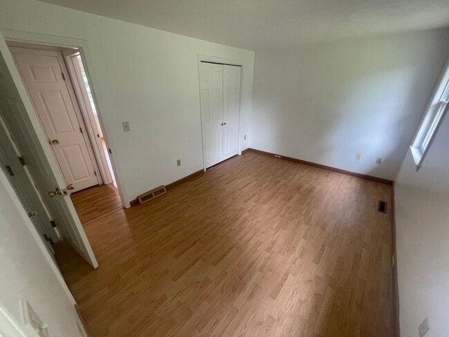 Building Photo - 3 Bedroom on a Large Plot