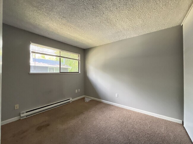 Building Photo - 4911 SW Beaverton Hillsdale Hwy