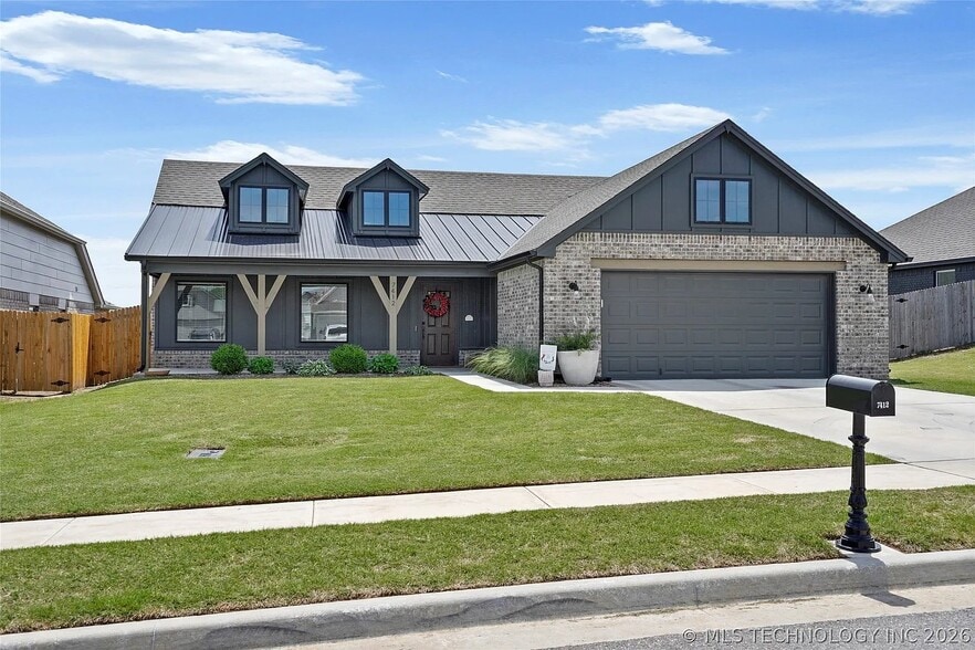 Building Photo - 7412 E 89th Pl N