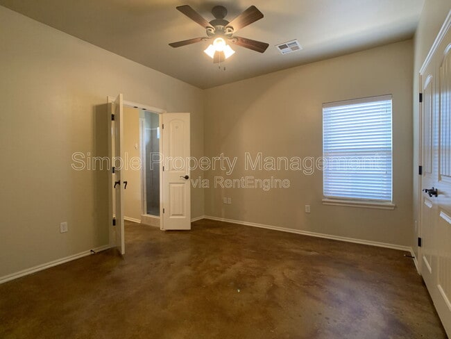 Building Photo - 14628 1st St