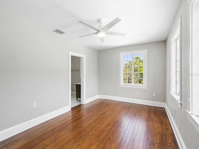 Building Photo - 456 Gardenia St