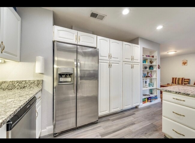 Building Photo - 5705 Harvest Hill Rd