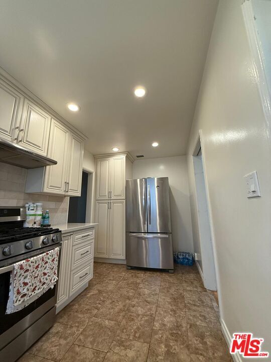 Building Photo - 14735 Bassett St