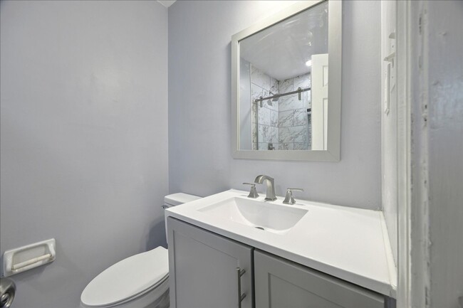 Building Photo - 3BED/2BATH REMODELED