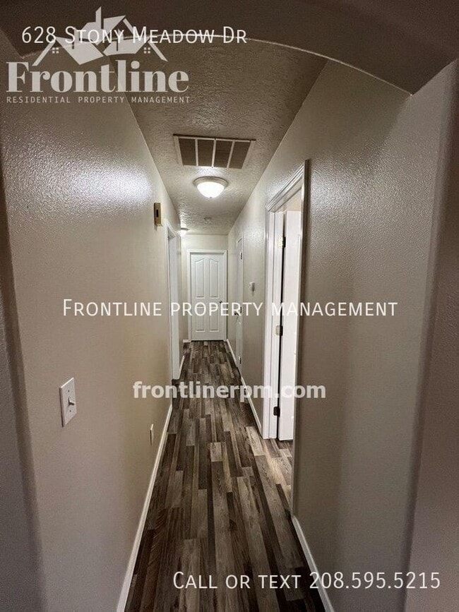 Building Photo - 628 Stony Meadow Dr