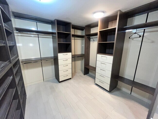 Building Photo - 19707 Turnberry Way