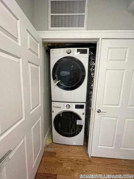 Building Photo - 73 Pearl St