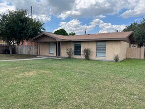 Building Photo - 4721 Violet Ave