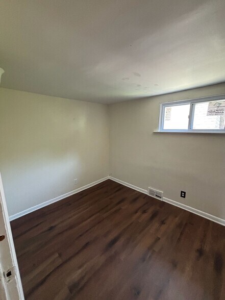 Building Photo - 51 Warring Ave