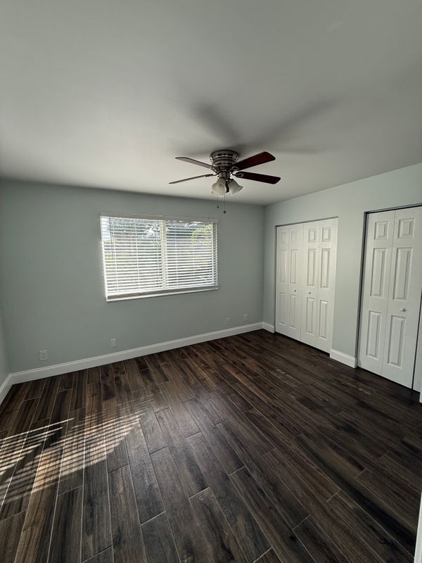 Building Photo - 2877 NE 15th St