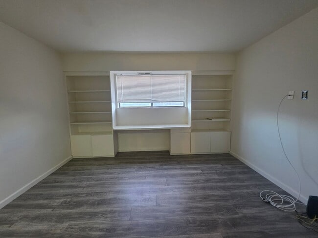 Building Photo - 2177 Kietzke Ln